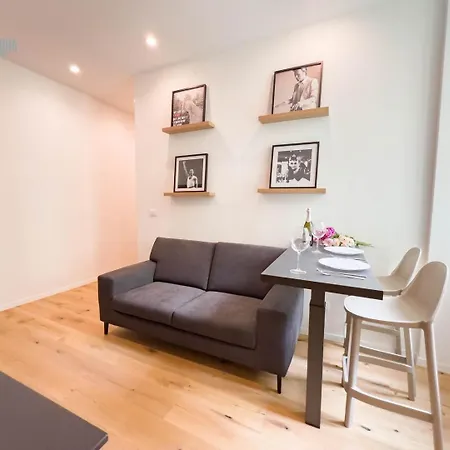 Imbriani 2b Tirabora Short Rent Trieste