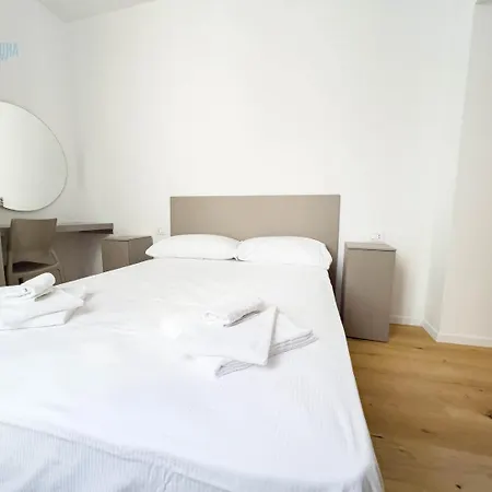Appartamento Imbriani 2b Tirabora Short Rent