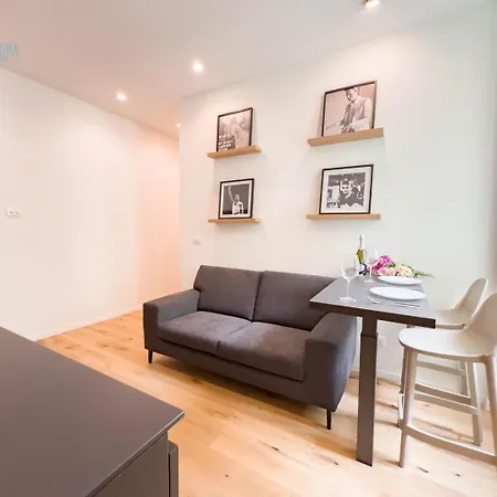 Appartamento Imbriani 2b Tirabora Short Rent Trieste