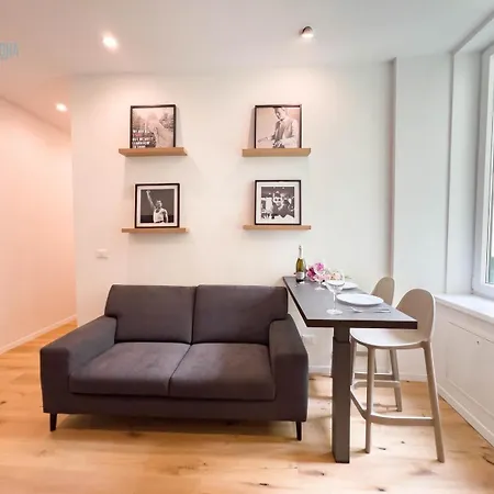 Appartamento Imbriani 2b Tirabora Short Rent Trieste