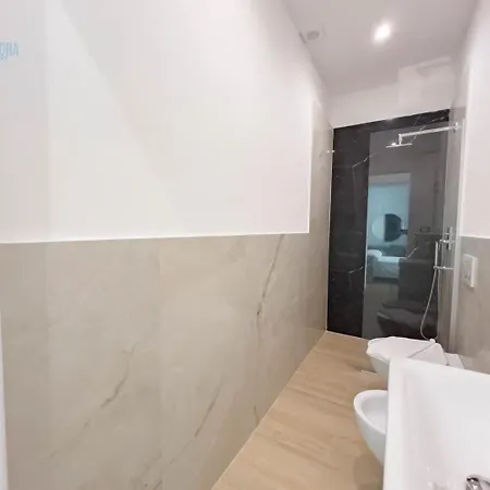 Imbriani 2b Tirabora Short Rent *