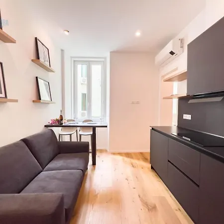 Imbriani 2b Tirabora Short Rent Trieste