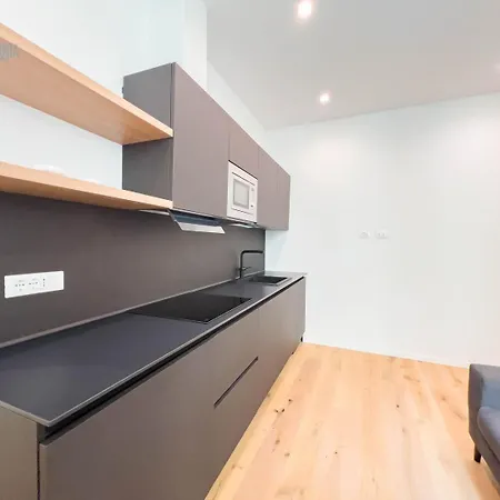 Imbriani 2b Tirabora Short Rent