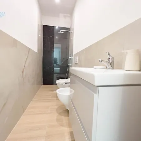 Appartamento Imbriani 2b Tirabora Short Rent Trieste
